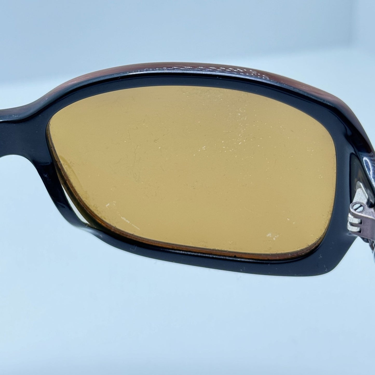 Oakley Sunglasses OO2012-05 Discreet Polarized Read Description